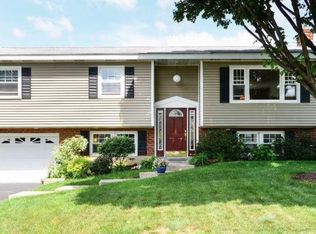 21 Jo Ann Ct, Albany, NY 12205