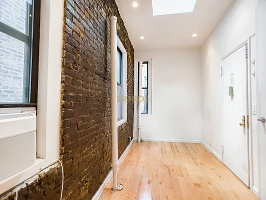 Rented by City Connections Realty | media 7