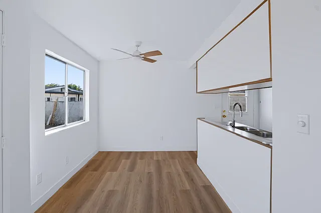 W 9th St, Santa Ana — Photo 3