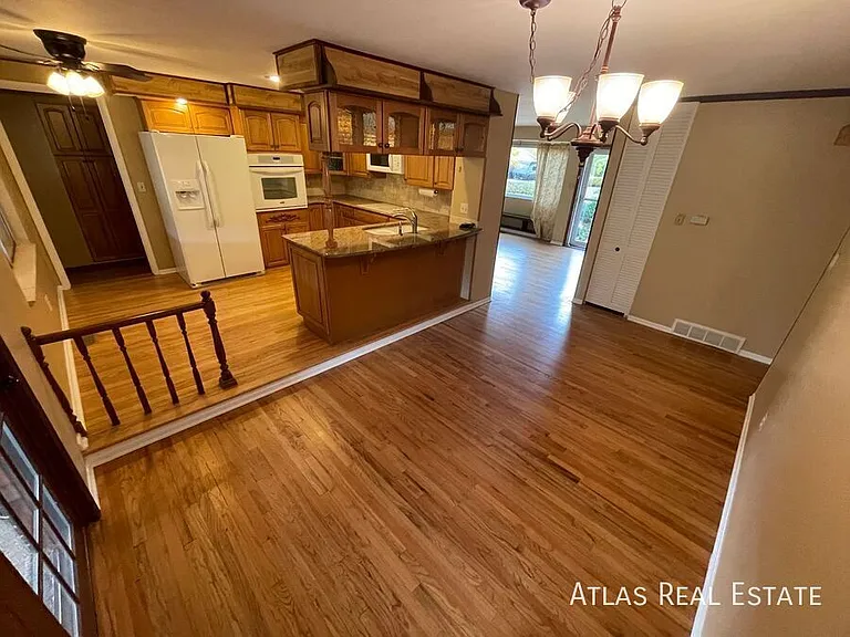 640 E Easter Ave — Photo 11