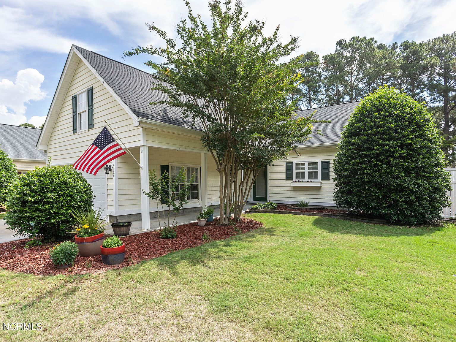 4989 Glen Cove Drive SE