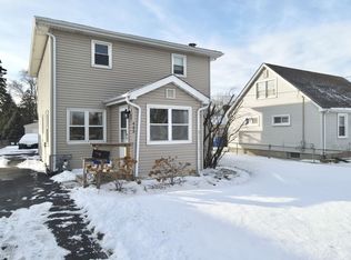 443 W Spring St, South Elgin, IL 60177