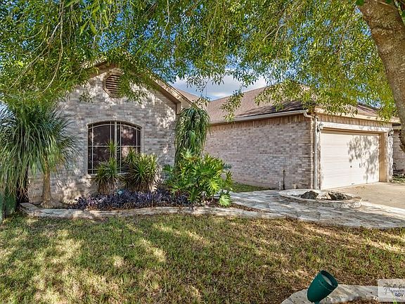 3rd image of 1081 Silver Oak Dr