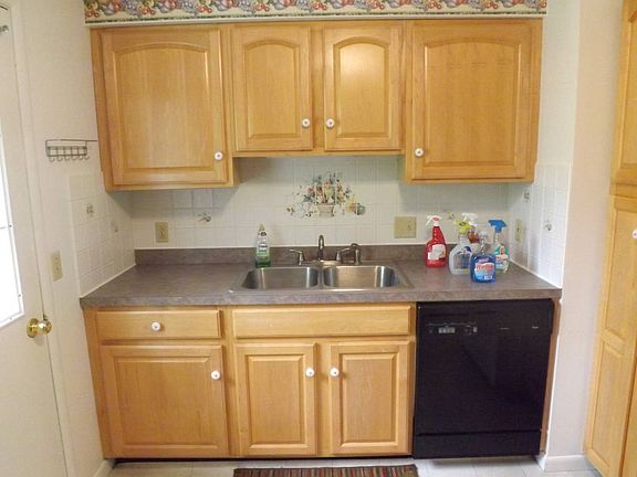 5th image of 380 Coddington Rd Unit A