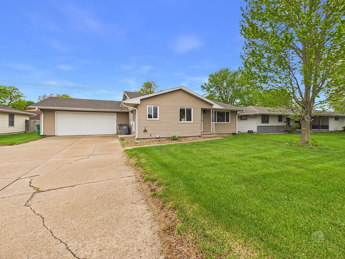 Building Photo - 1008 Pleasant View Dr