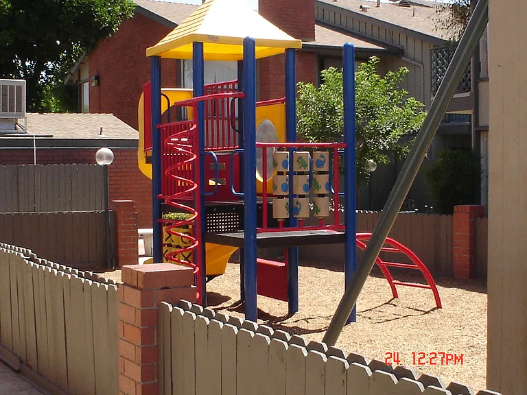 Regency West Apartments — Photo 19