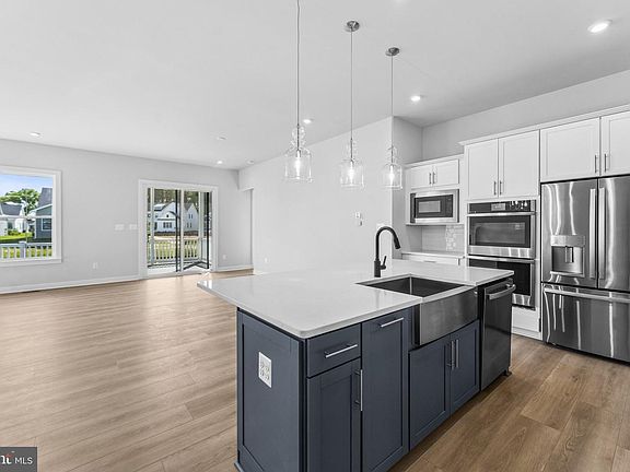5th image of 15502 Solomon Way