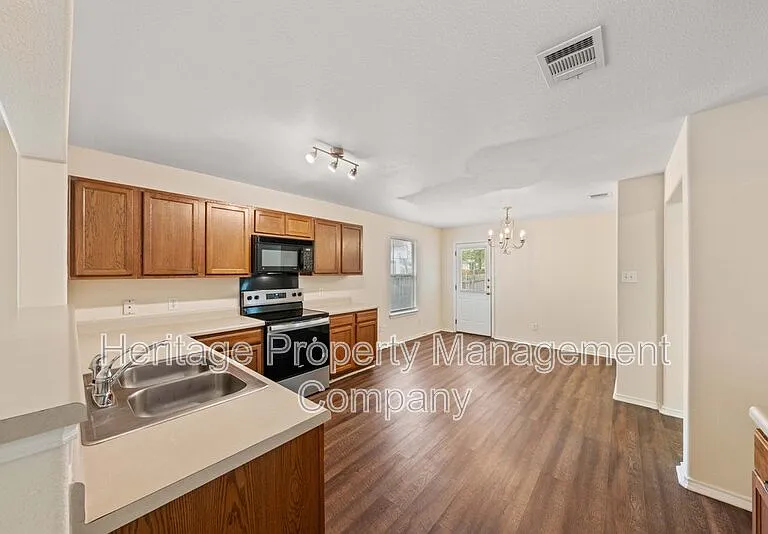 6402 Candleview Ct — Photo 10