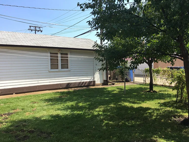7111 W Farragut Ave — Photo 14