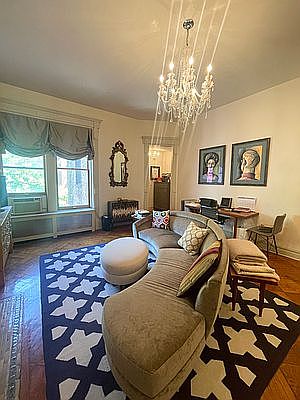 4th image of 27 W 70th St APT 2C
