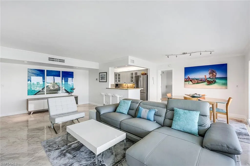 2 bed, 2.0 bath, 1542 sqft, $9,000 — Photo 3