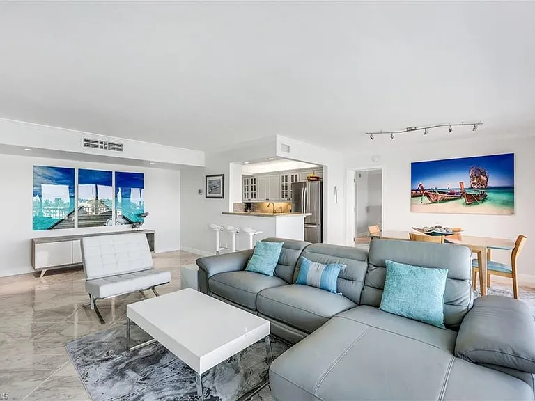 2750 Gulf Shore Blvd N #402 — Photo 3