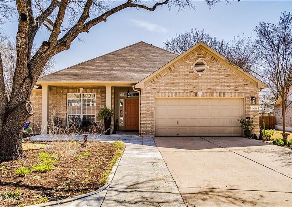 1st image of 15033 Mallard Green Ln