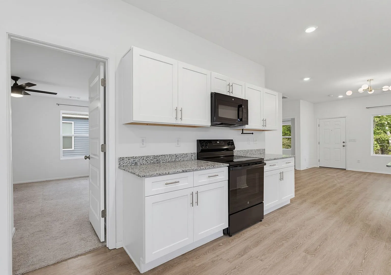 Brand new home waiting for you! — Photo 4