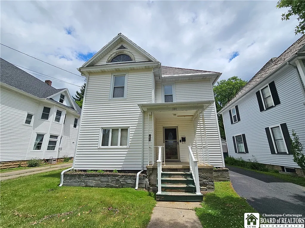 121 S 9th St photo 1