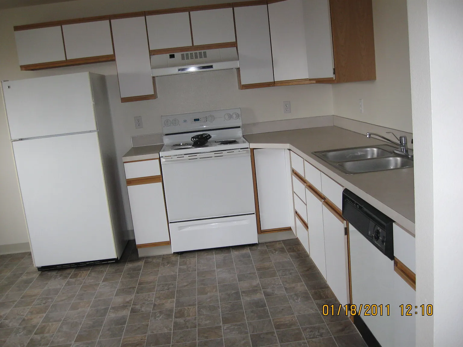 2 bed, 1.0 bath, 925 sqft, $1,400 — Photo 2