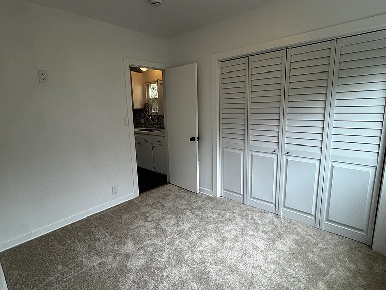 2125 Las Colinas Ave #2125 — Photo 6
