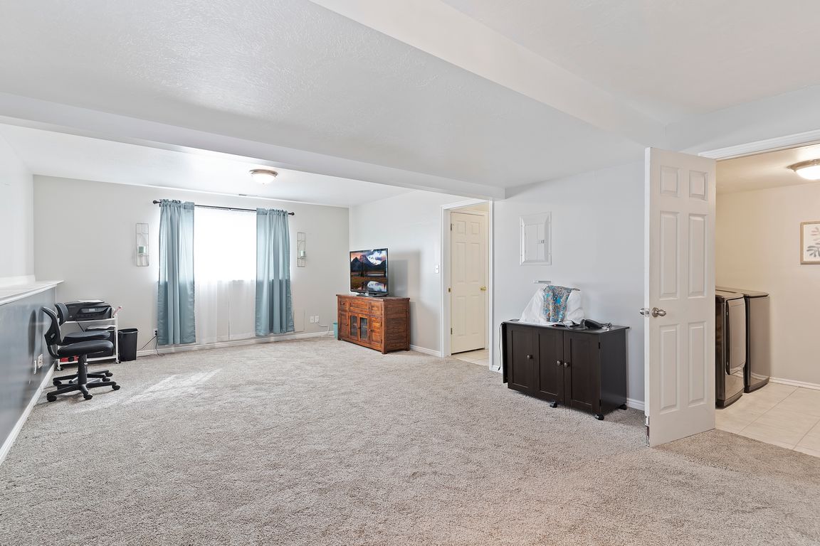 22-Family Room