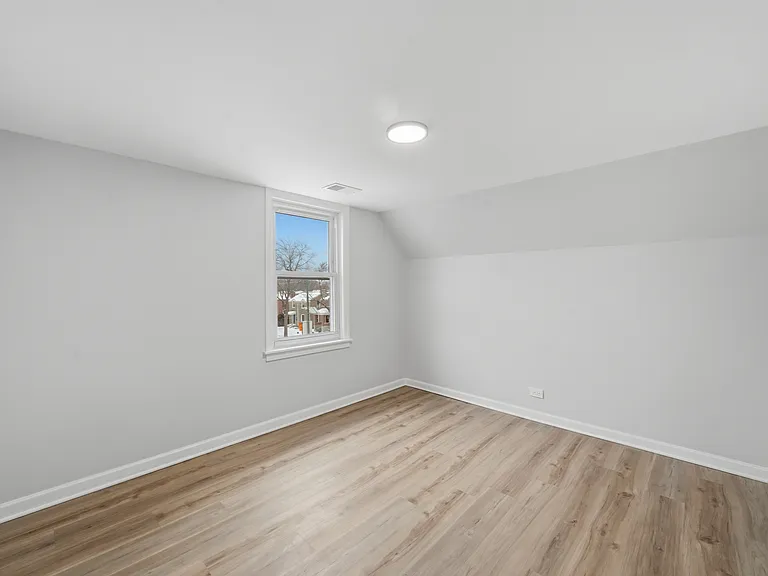 6640 W Foster Ave #2 — Photo 12