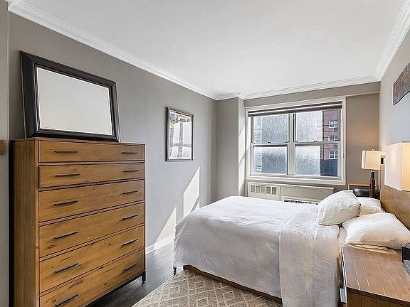 4th image of 345 W 58th St APT 12B