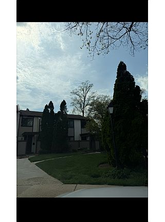 5th image of 706 Bismark Way