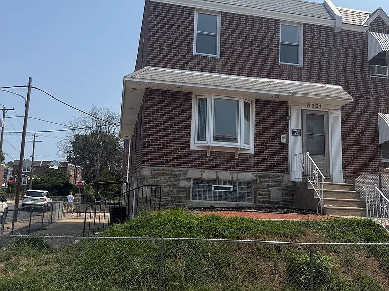 4301 Chippendale Ave — Photo 1