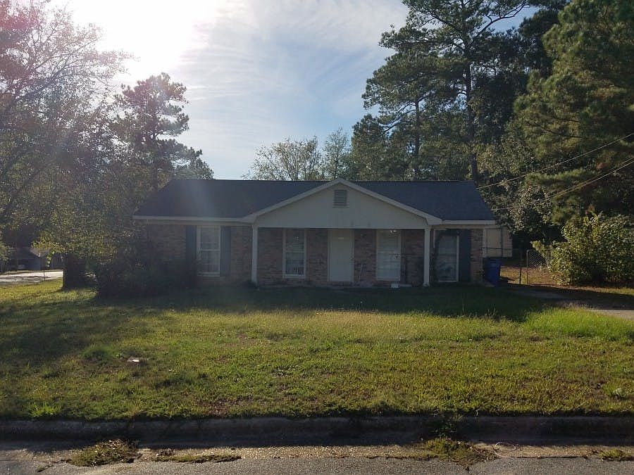 2nd image of 801 McCormick Pl