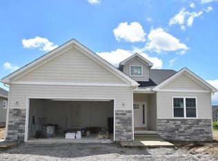 1484 Lake Front Blvd, North Lima, OH 44452