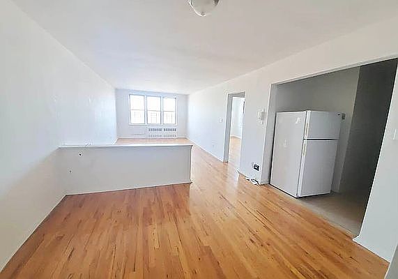 2nd image of 465 E 7th St #73