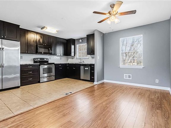 5th image of 2724 Oxford Dr