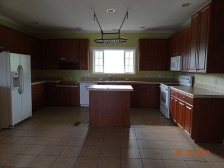 2nd image of 600 Crystal Springs Dr