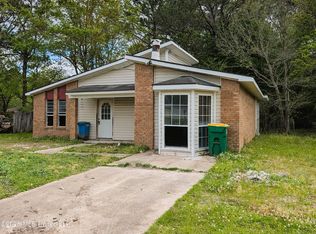 7208 Greenbriar St, Ocean Springs, MS 39564