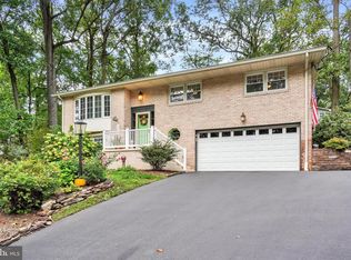 2731 Cambridge Rd, York, PA 17402