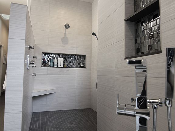 5th image of 13673 Strawberry Cir