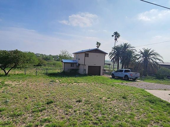 3rd image of 2036 N Siesta Ln