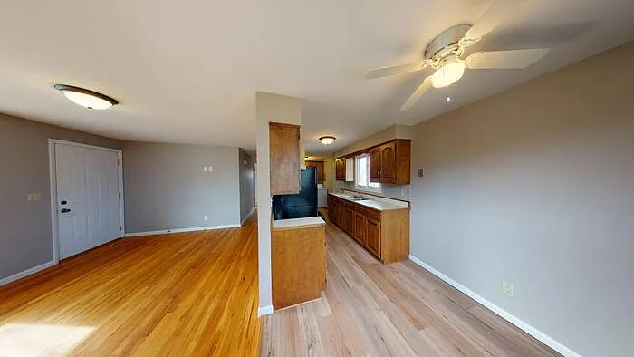 3 bed, 1.0 bath, $1,700 — Photo 3