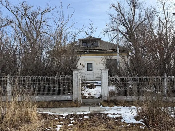 128 7th Ave SE, Drumheller, AB T0J 0Y6