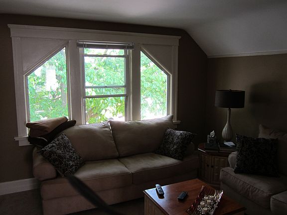 4th image of 1083 Starkweather St