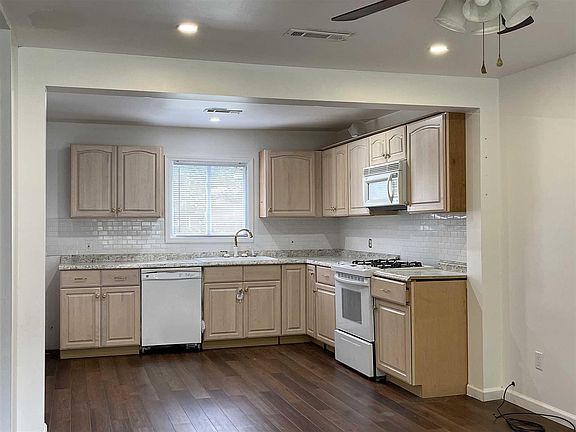 4th image of 25 Holt Rd