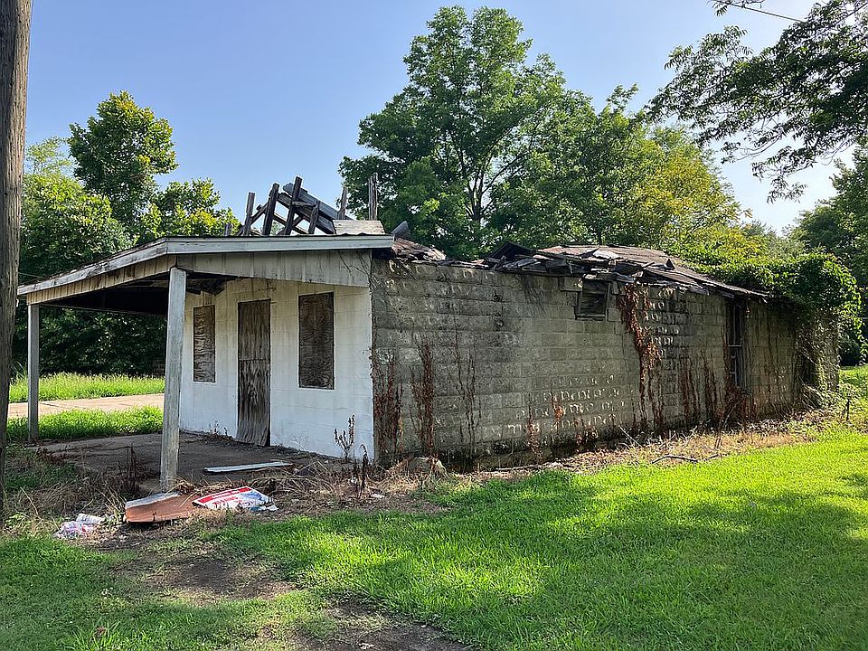 2nd image of 710 Mill St