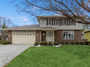 1490 NW 92nd St, Clive, IA 50325