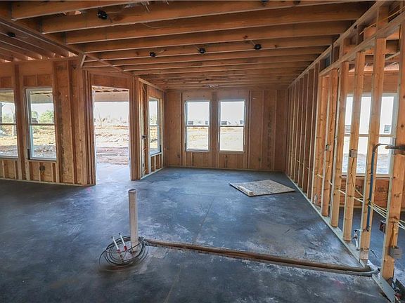5th image of 1131 Stoneybrook Ln