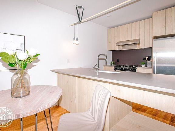 3rd image of 123 Melrose St #16H