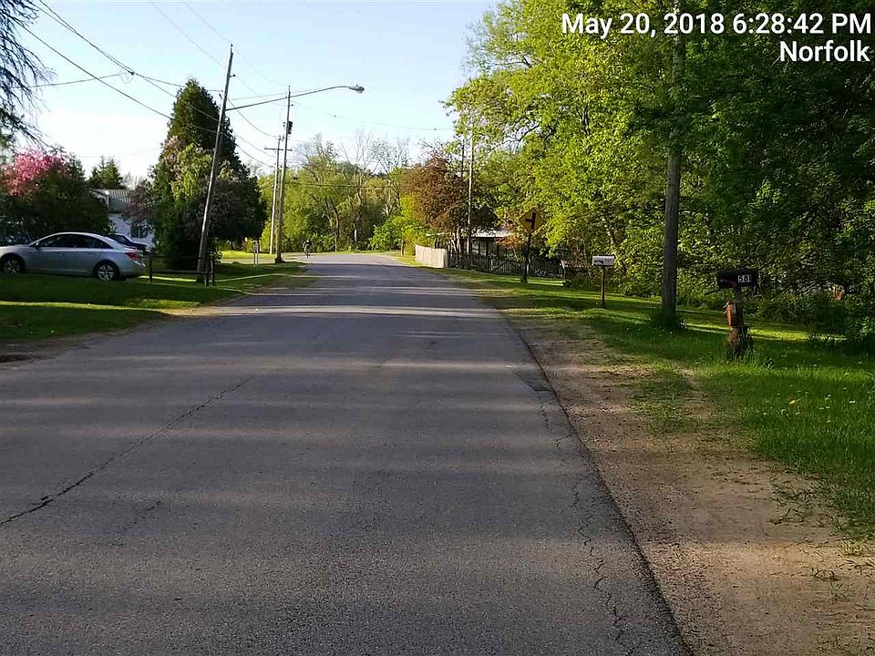2nd image of 577 River Rd