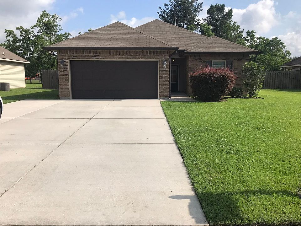 1st image of 39056 Elliott Ave