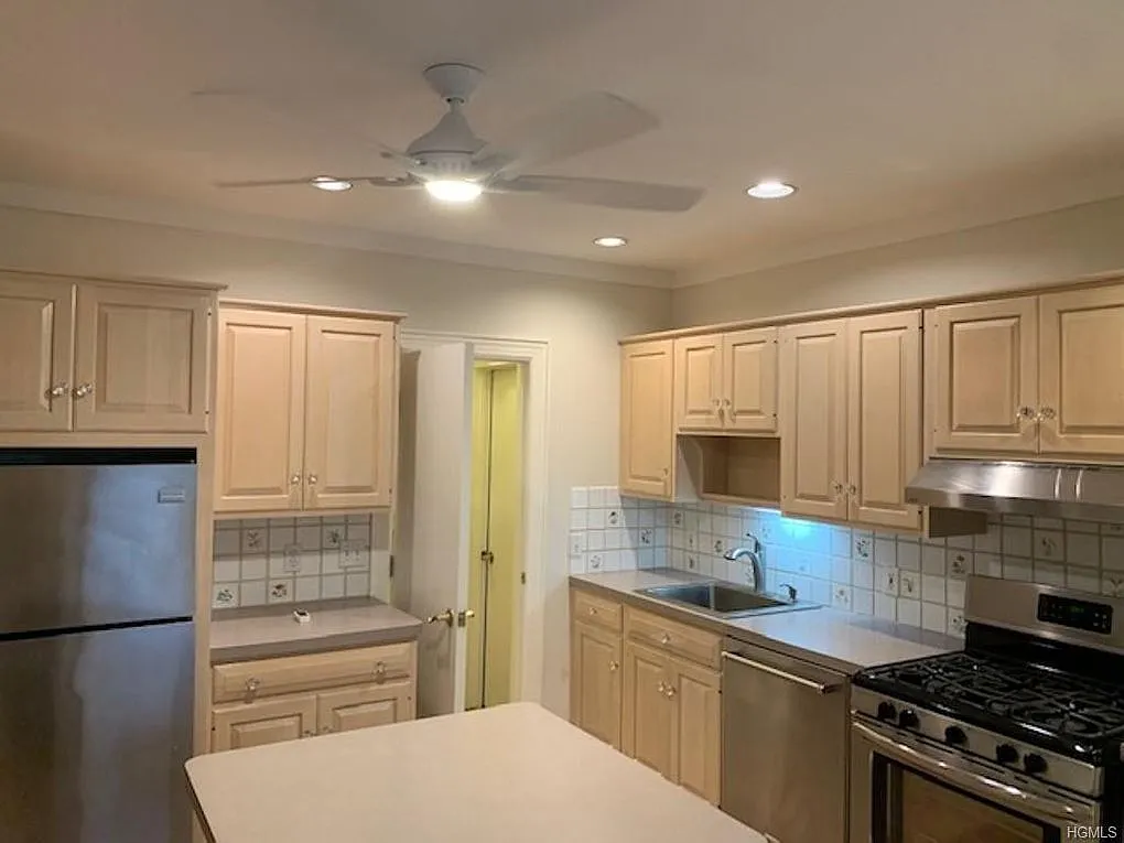 1 bed, 1600 sqft, $3,250 — Photo 3