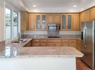 381 La Perle Ln, Costa Mesa, CA 92627