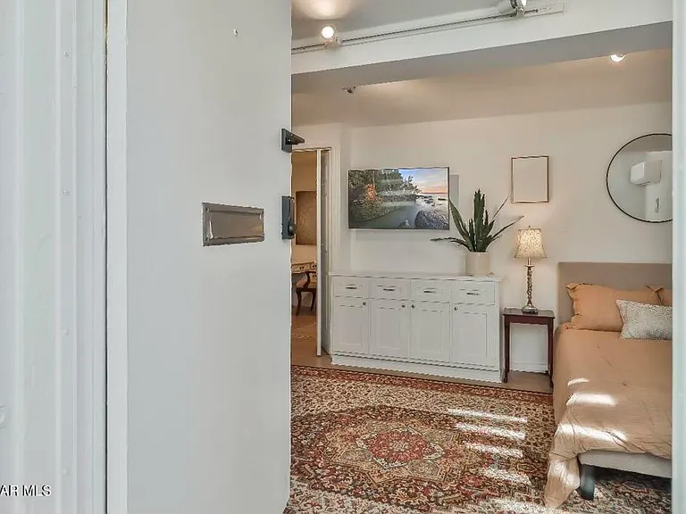 1637 Malcolm Ave #1637 — Photo 4