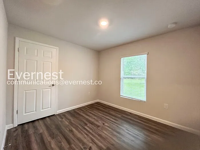 11 Postman Ln — Photo 9