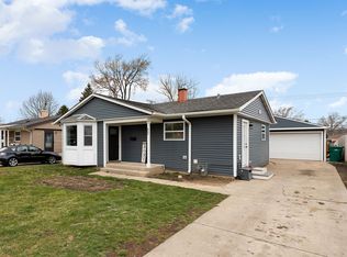 652 N Green Dr, Wheeling, IL 60090